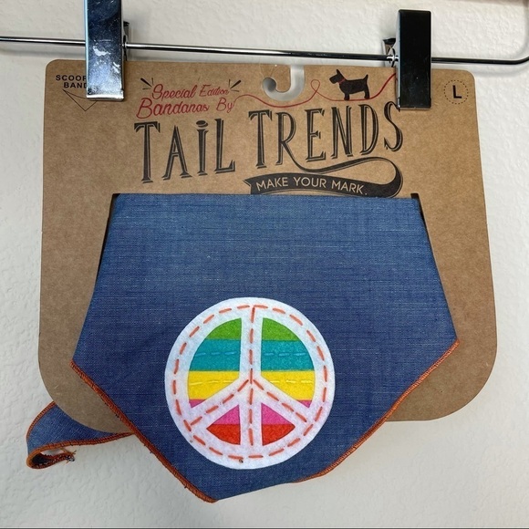 Tail Trends Scoop Neck Bandana Large Peace Symbol NWT - Picture 2 of 5